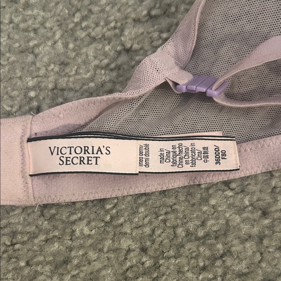 Victoria's Secret Lilac Lace Bra, 36DDD, Lightly worn - Picture 5 of 6